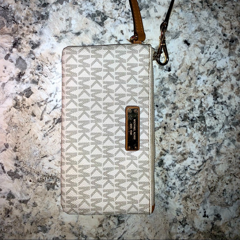 Michael Kors Wristlet Wallet